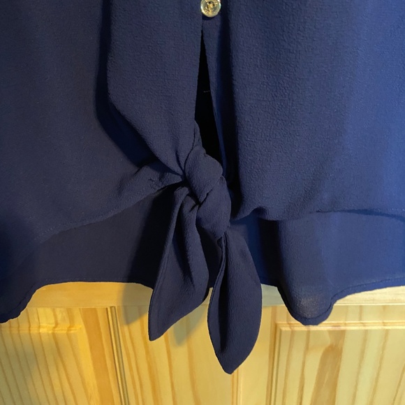 WOMANS MICHAEL KORS NAVY BLUE BUTTON UP FRONT TIE SHORT SLEEVED DRESS SHIRT MED - Picture 6 of 6